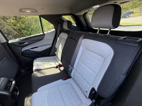 Used 2022 Chevrolet Equinox LS image 43