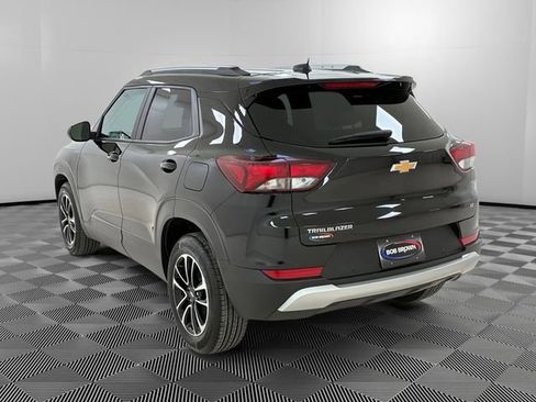 Certified 2024 Chevrolet TrailBlazer LT w/ LT Cold Weather Package FWD image 3