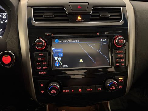 Used 2015 Nissan Altima 3.5 SL FWD image 19