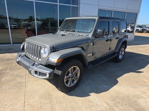 Used 2022 Jeep Wrangler Unlimited Sahara AWD/4WD image 7