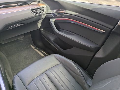 Used 2019 Audi e-tron Premium Plus image 17