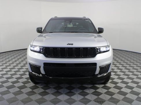 New 2025 Jeep Grand Cherokee L Limited w/ Trailer Tow Package image 30