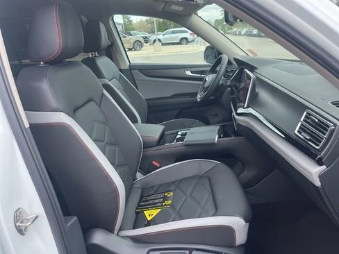 New 2026 Volkswagen Atlas Peak Edition image 33