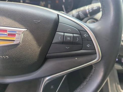 Used 2018 Cadillac XT5 Luxury w/ Driver Awareness Package FWD image 12