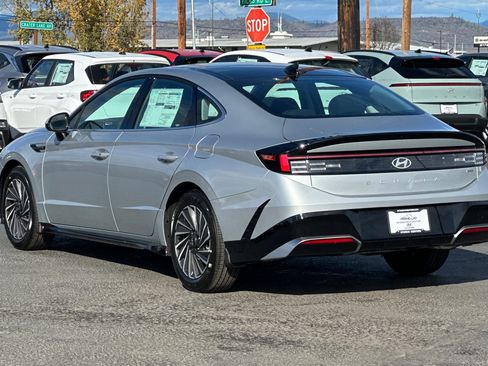New 2026 Hyundai Sonata SEL FWD image 6