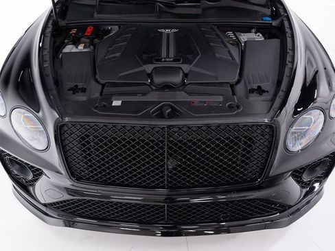 Used 2022 Bentley Bentayga AWD/4WD image 46