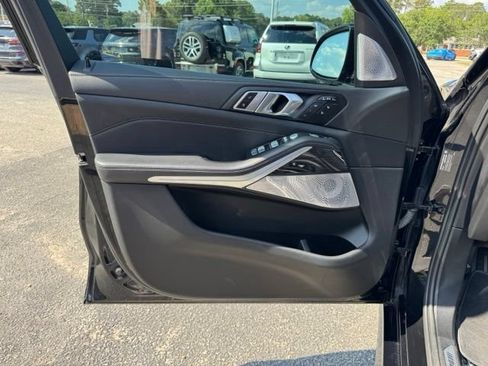 Used 2024 BMW X7 xDrive40i w/ Executive Package AWD/4WD image 17