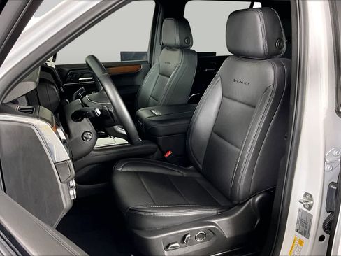 Certified 2025 GMC Yukon Denali AWD/4WD image 8