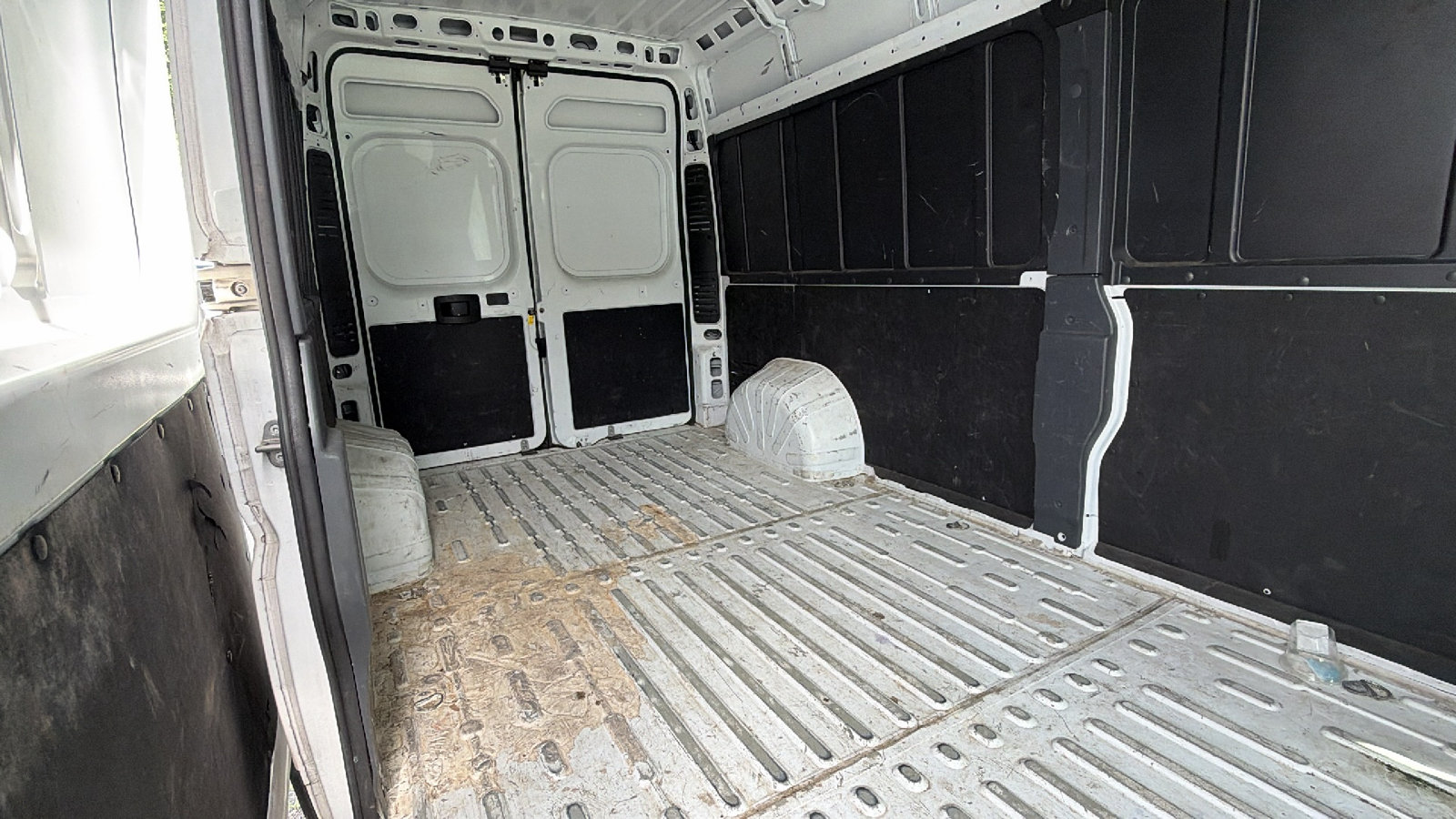 Used 2024 RAM ProMaster 2500 w/ Convenience Group FWD image 14