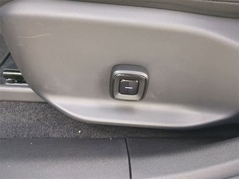 New 2025 Volvo EX30 Plus w/ Climate Package image 9