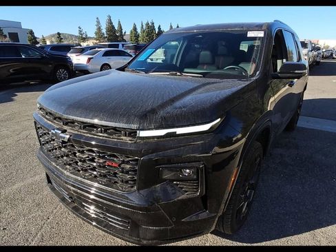 Used 2025 Chevrolet Traverse RS image 1