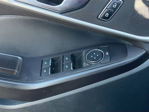 Used 2020 Ford Explorer XLT w/ Comfort Package AWD/4WD image 17