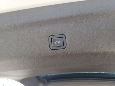 Used 2024 GMC Yukon Denali w/ Advanced Technology Package RWD image 9
