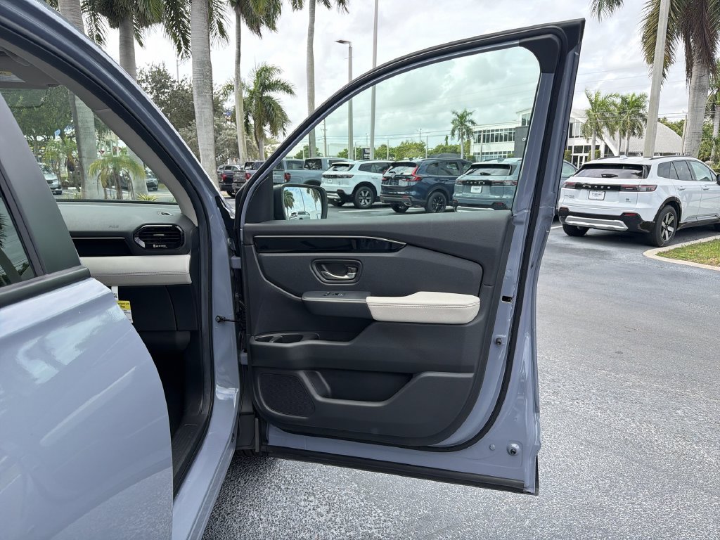 Certified 2026 Honda Passport RTL image 40