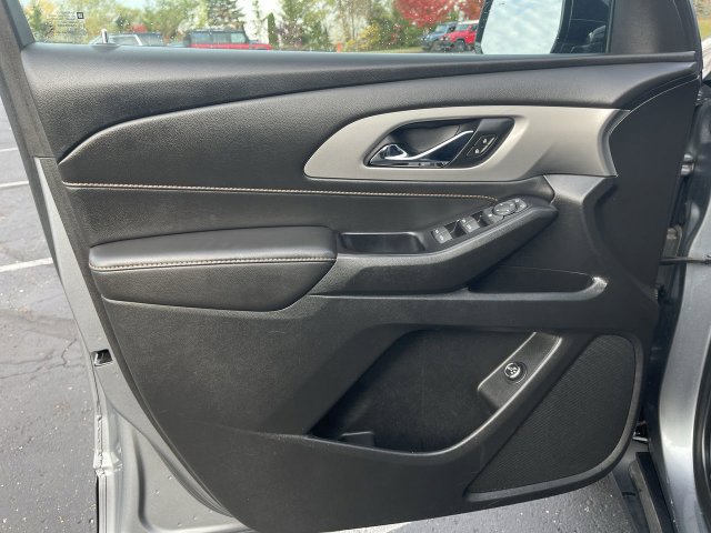 Used 2020 Chevrolet Traverse LT w/ LPO, Blackout Package AWD/4WD image 22