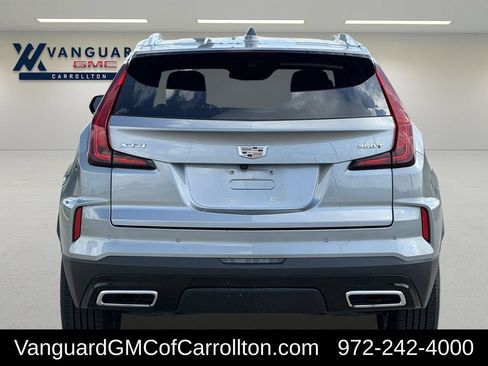 Used 2025 Cadillac XT4 Premium Luxury FWD image 8
