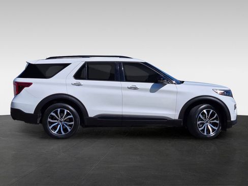Used 2020 Ford Explorer ST image 3
