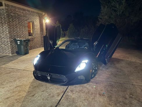 Used 2023 Maserati MC20 Coupe image 2