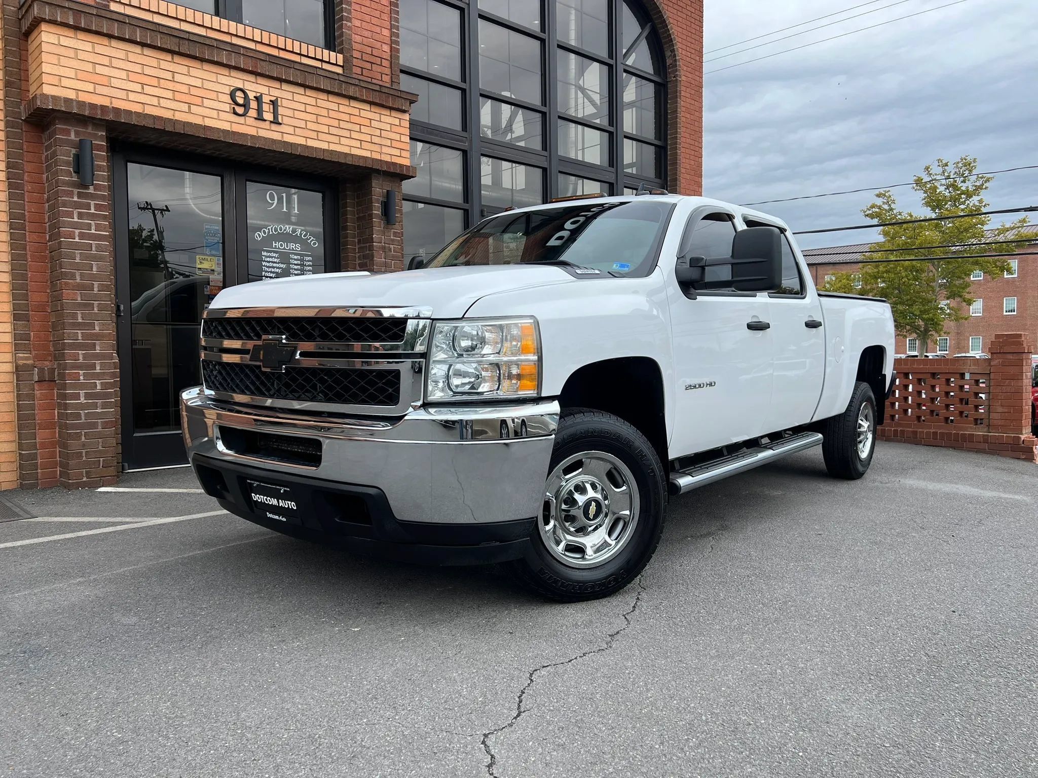 Used 2013 Chevrolet Silverado 2500 W/T w/ Snow Plow Prep Package AWD/4WD image 2
