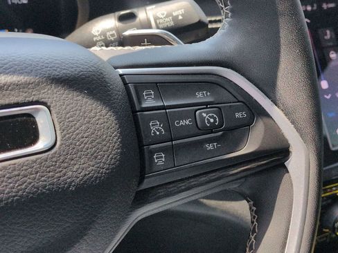 Used 2023 Jeep Grand Cherokee Altitude AWD/4WD image 26