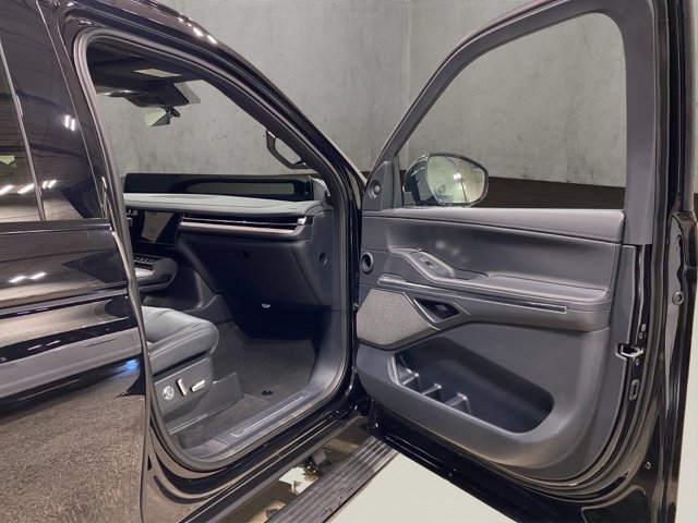 New 2027 Lincoln Navigator L Reserve w/ Jet Appearance Package AWD/4WD image 18