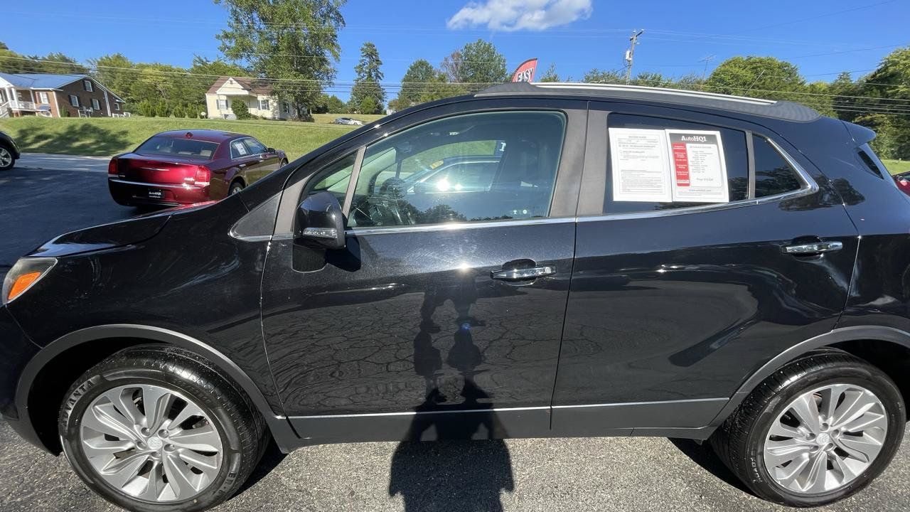 Used 2019 Buick Encore Essence AWD/4WD image 3