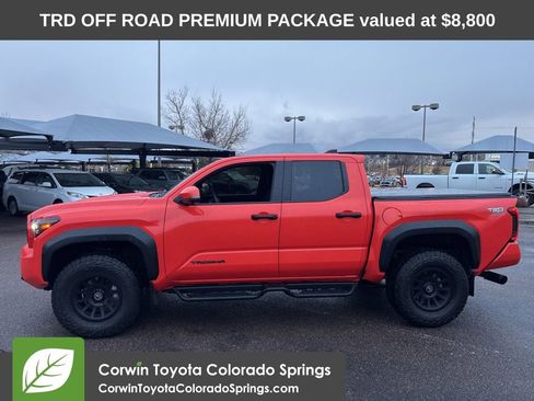 Used 2024 Toyota Tacoma TRD Off-Road w/ TRD Off Road Premium Package image 4