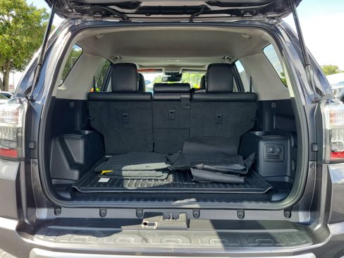 Used 2021 Toyota 4Runner TRD Off-Road Premium w/ Moonroof Package AWD/4WD image 9