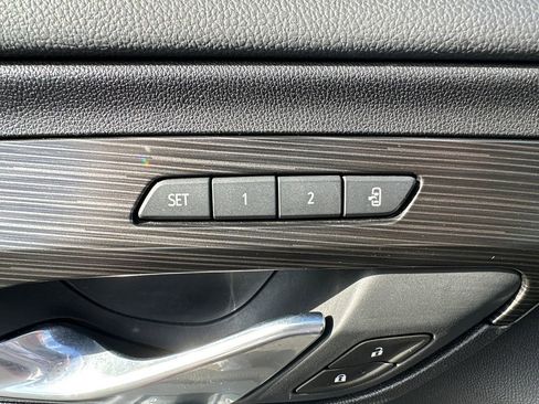 Used 2020 GMC Terrain SLT w/ Preferred Package image 18