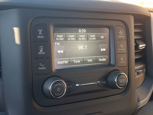 Used 2024 RAM 2500 Tradesman w/ Chrome Appearance Group image 15