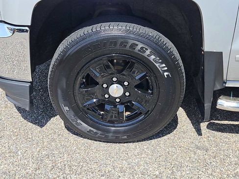 Used 2018 Chevrolet Silverado 1500 LT w/ All Star Edition AWD/4WD image 7