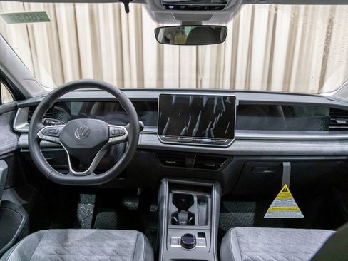 New 2026 Volkswagen Tiguan S image 13