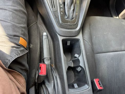 Used 2018 Ford Focus S FWD image 37