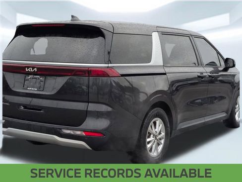 Used 2022 Kia Carnival LX image 5