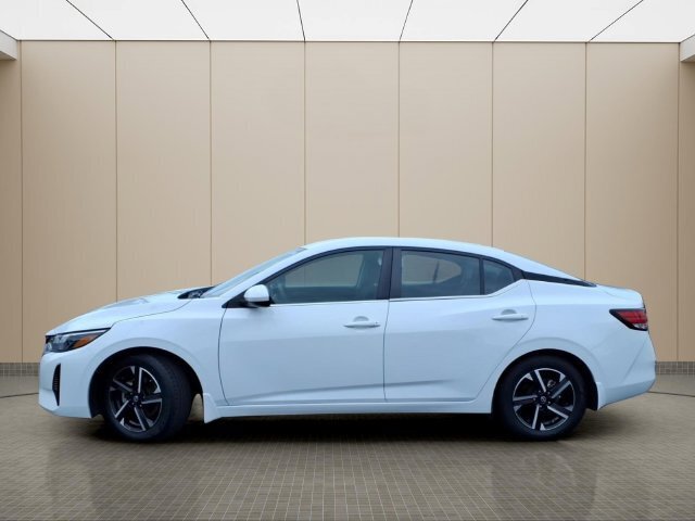 Used 2024 Nissan Sentra SV FWD image 16