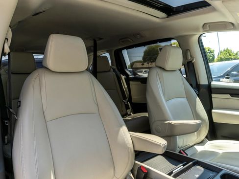 Used 2025 Honda Odyssey EX-L image 30