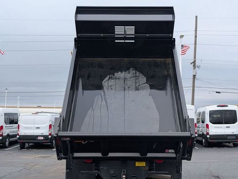 New 2025 Ford F550 4x4 Regular Cab Super Duty image 9