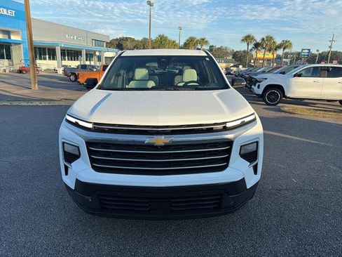 New 2026 Chevrolet Traverse High Country image 2