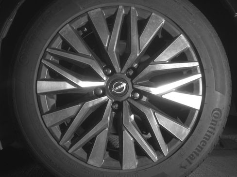 Used 2025 Nissan Altima 2.5 SV FWD image 11