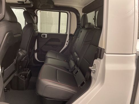 New 2025 Jeep Gladiator Rubicon w/ Safety Group image 17