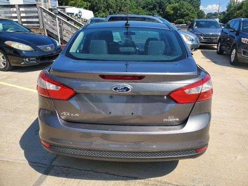 Used 2014 Ford Focus SE FWD image 10