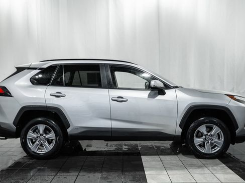 Used 2025 Toyota RAV4 XLE image 3