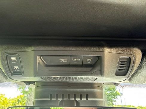 Used 2026 Jeep Wrangler Unlimited Rubicon AWD/4WD image 36