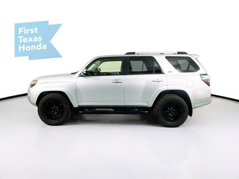 Used 2021 Toyota 4Runner SR5 Premium image 4