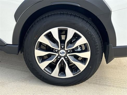 Used 2025 Subaru Outback Limited image 12