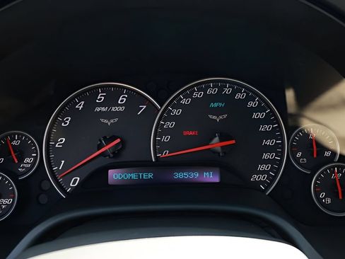 Used 2006 Chevrolet Corvette Coupe w/ Preferred Equipment Group RWD image 25