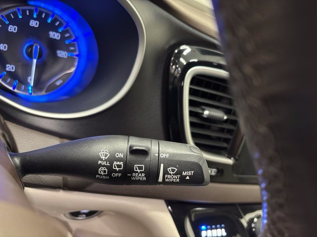 Used 2020 Chrysler Pacifica Touring-L w/ Advanced Safetytec Group FWD image 28