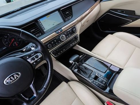 Used 2018 Kia Cadenza Technology FWD image 46