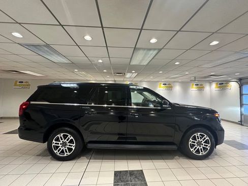 Certified 2025 Ford Expedition Max Active AWD/4WD image 3
