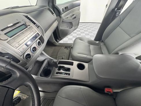Used 2011 Toyota Tacoma 4x4 Double Cab w/ SR5 Pkg #2 image 25